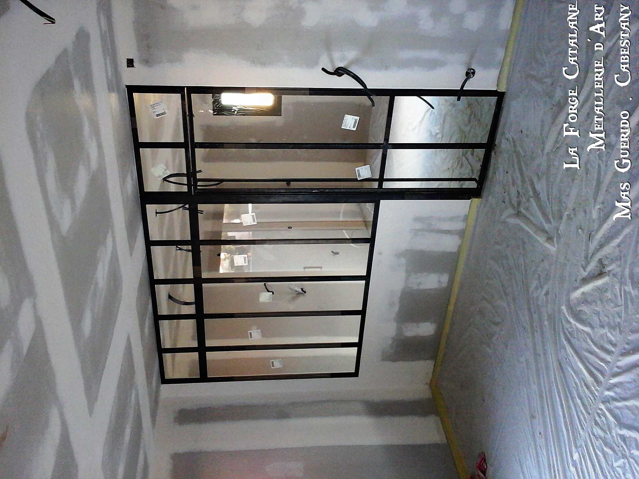 verriere porte ouvrante francaise forge catalane.jpg